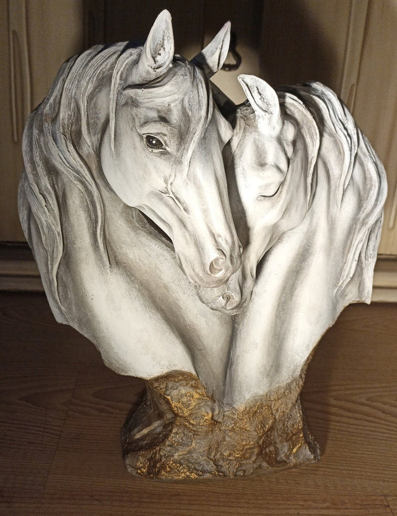 💖Loving Horses Table Sculpture